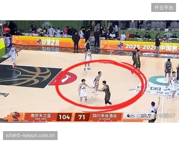 卫冕冠军康诺利凭借两个赛段的胜利，最终以5.7秒的优势击败对手，成功开启2026赛季卫冕之路。